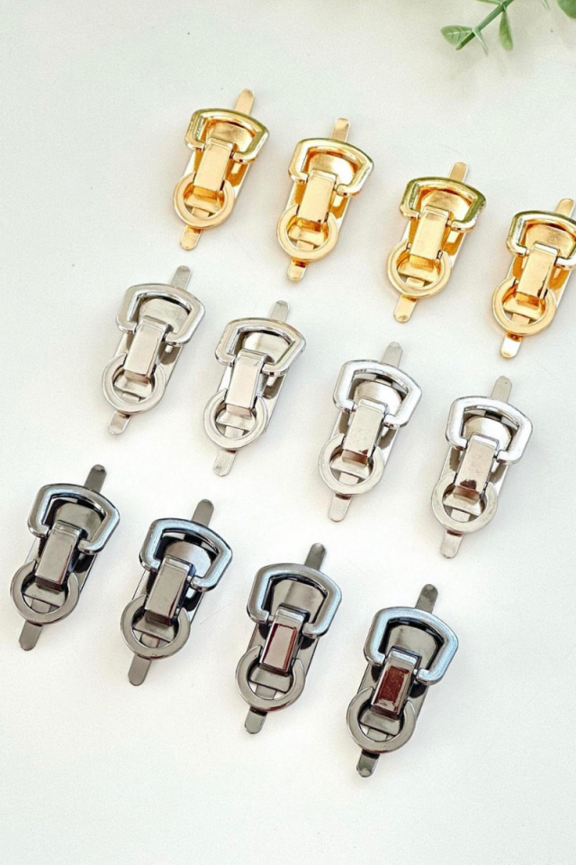 Ayaklı Çanta Köprüsü