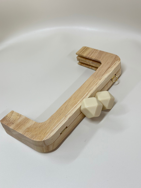 Ahşap Burs Krem Boncuklu