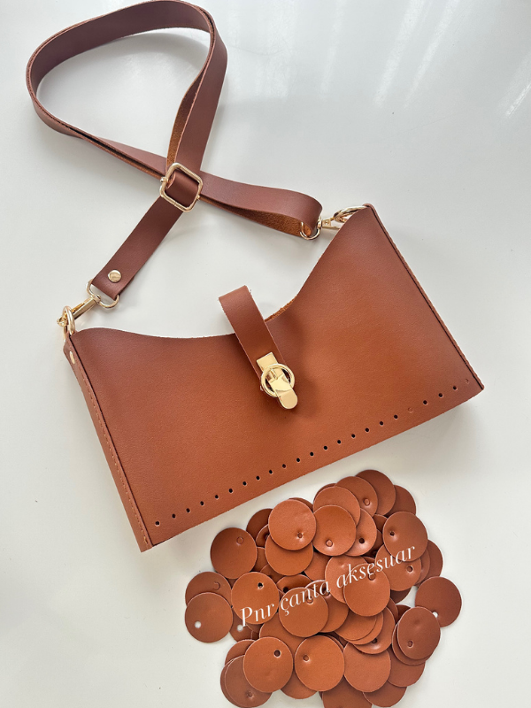 Deri Pullu Çanta Kiti