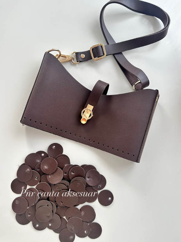 Deri Pullu Çanta Kiti